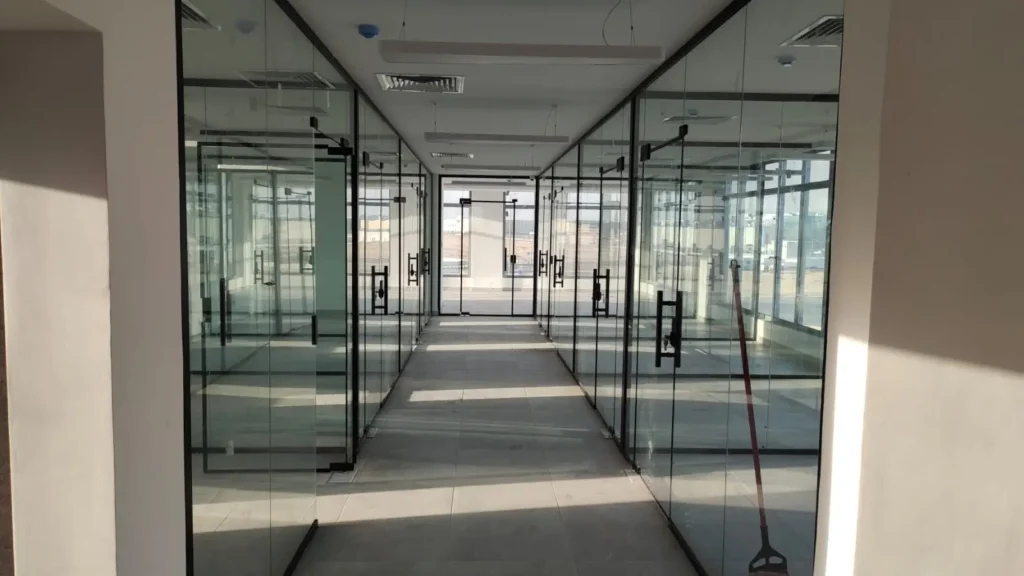 زجاج سكريت في الرياض